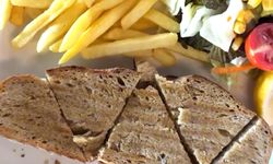 3500 yıllık tarif sofralarda! Hitit Ekmeği'nden yapılan tost Çorum Belediyesi sosyal tesislerinde