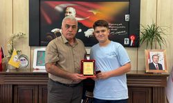 500 tam puan aldı! LGS şampiyonu Kayra, altınla ödüllendirildi