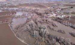 Sivas’taki kar Çorum’un tarlalarına umut oldu