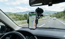 Telefon tutucu ve multimedya ekranı kullananlara yeni düzenleme