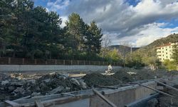 İskilip’te halı saha projelerinde çalışmalar sürüyor