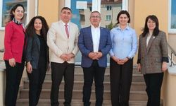 Üniversite akademisyenlerinden öğrencilere sunum