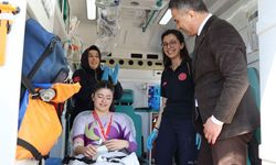 Sakatlanan sporcuya madalyası ambulansta takdim edildi