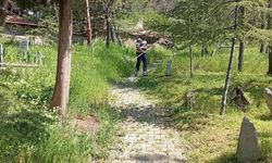 İskilip’te mezarlıklarda bakım çalışması başlatıldı