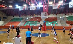 Çorum’da genç kızlar voleybol il birinciliği başladı