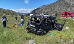 Osmancık'ta devrilen otomobildeki 2 kişi yaralandı