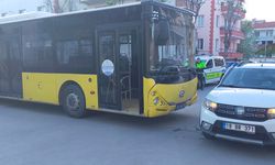 Halk otobüsü ile otomobil çarpıştı: 4 yaralı