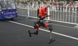 İnsansı robot yarı maratonda dünya rekoru kırdı!
