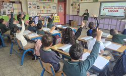 Kamu çalışanı velilere uyum haftasında 3 saate kadar idari izin