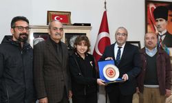 Çorum’u temsil Miray Yağmur Dölek Cemil Çağlar’ı ziyaret etti