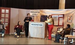 ‘Reis Bey’ Merzifon’da tiyatroseverlerle buluştu