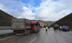 Çorum’dan çıkan tır Samsun’da kaza yaptı: Sürücü yaralandı