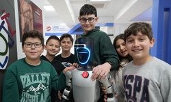 Türkiye bu robotu konuşuyor: CANİKMAN kampüsde ders veriyor