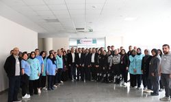 Hastanede 1 Mayıs kutlaması: Emekçilere anlamlı mesaj