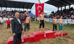 İskilipli pehlivanlar Alaçam’da kürsüye çıktı
