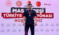 Sungurlulu güreşçi Samet Yaldıran Türkiye şampiyonu oldu