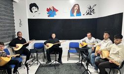 Ülkü Ocakları’nda bağlama kursu devam ediyor