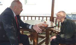 Başkan İsbir, Huzurevinde Sadık Çetin’i ziyaret etti