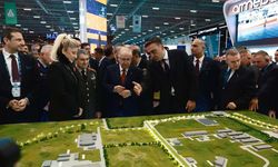 Bakan Yaşar Güler, ARCA Savunma standını ziyaret etti