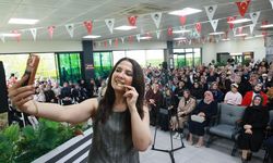 Muhsin Dere annesi ve eşiyle katıldı! Sungurlu’da Anneler Günü programına yoğun ilgi