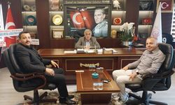 Şuayip İpek ve öğretmen Karaman’dan Başkan Gür’e ziyaret