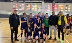 Bahçelievler Anadolu Lisesi futsalda Çorum şampiyonu oldu
