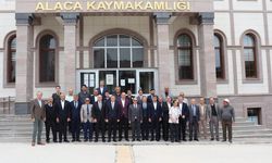 Alaca Protokolü halkla bayramlaştı
