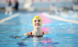 5 yaşında başladığı yüzme sporunda milli takıma yükseldi