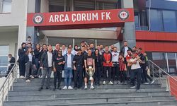 Çorum FK Süper Lig dönüşünde şehir ayağa kalktı! Meşaleli karşılama geceye damga vurdu