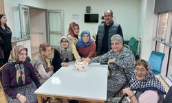 Sahit Aydın’dan huzurevindeki annelere Anneler Günü ziyareti