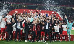 Şampiyon Arca Çorum FK kupasına kavuştu