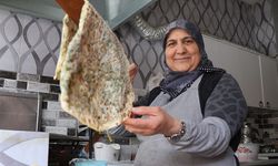 "Kadınsın yapamazsın" dediler, o ise gözlemeleriyle 10 evladına gelecek kurdu!