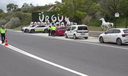 Kapadokya’ya gelen tatilcilere polislerden bayram sürprizi