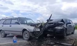 Yeni Kadılı kavşağında kaza: 3 kişi yaralandı