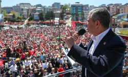 Özgür Özel’in Rize mitingindeki banka kasası iddiası siyaset gündemini sarstı
