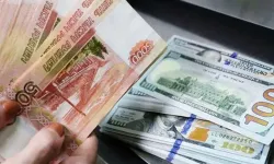 Rus rublesi dolar karşısında son iki yılın zirvesine çıktı