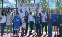 Çorum Eczacı Odası’nın tenis turnuvasında ödüller sahiplerini buldu