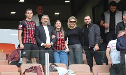 Savaş Balçık da Tribündeki Yerini Aldı