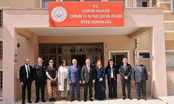 Çorum protokolünden çocuk evlerine bayram ziyareti