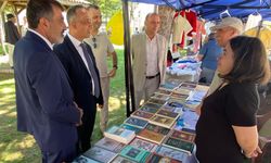 CHP heyeti Alevilik Kongresi'ndeki stantları ziyaret etti