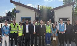 AK Parti Gençlik Kolları'ndan Vatandaşlara Limonata İkramı
