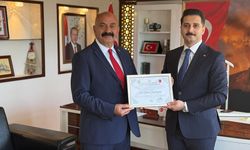 Kaymakam Şapaloğlu'na fahri hemşehrilik beratı