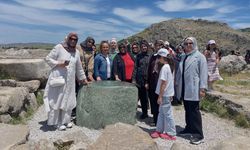 AK Parti Kadın Kolları’ndan Hattuşa ve Yazılıkaya’ya Ziyaret