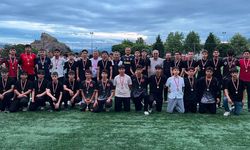 Okullar futbol turnuvasında dereceye giren okullara ödül