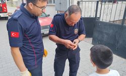 Binanın çatısına sıkıştı, itfaiye ekiplerince kurtarıldı