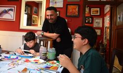 Çorum’da ailece sanat üretiyorlar: Hikayesi berber dükkanında başladı