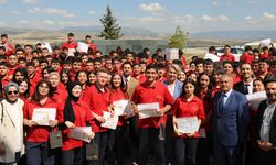 Ahlatcı Kuyumculuk Mesleki Eğitim Merkezi’nde karne heyecanı