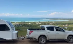 Devlet desteğiyle karavan alan aile gezerek para kazanıyor