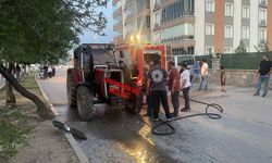 Park halindeki traktörden yükselen dumanlar paniğe neden oldu! İşte yangının çıkış nedeni
