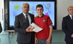 Çizikci öğrencilerin karne sevincine ortak oldu
